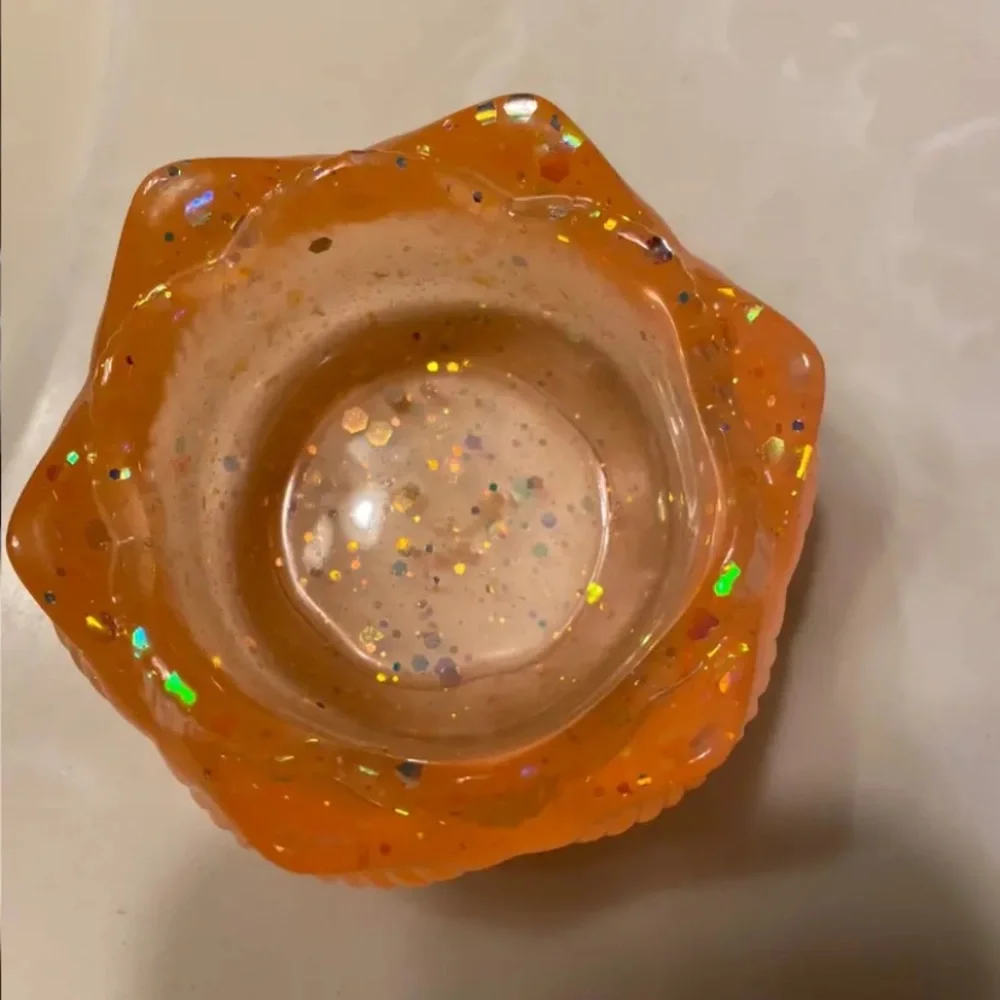 Glow in the dark jewelry/soap holder